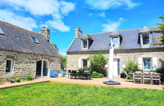 Beautiful Breton Cottage 5 mins from beach