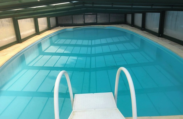 Beautiful Breton Farm with Pooln3 houses, 13 Bedrooms, 7 bathrooms, Sleeps 30