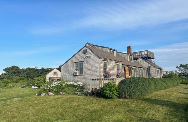 Beautiful Coastal Home, steps from Cisco Beach