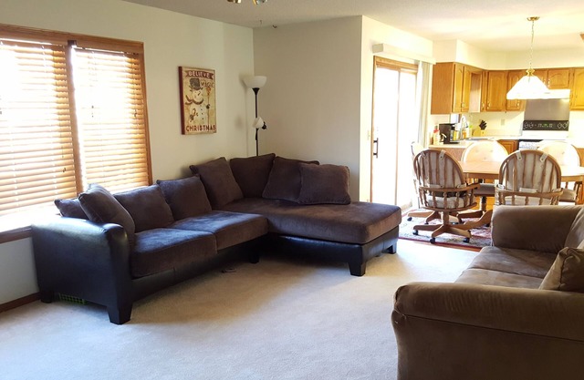 Beautiful comfy five bedroom home sleeps 11+