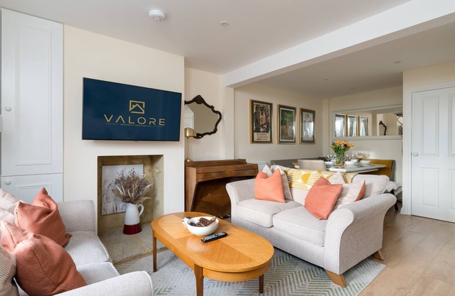 Beautiful cottage style 3-bed, Free Parking, Wi-Fi
