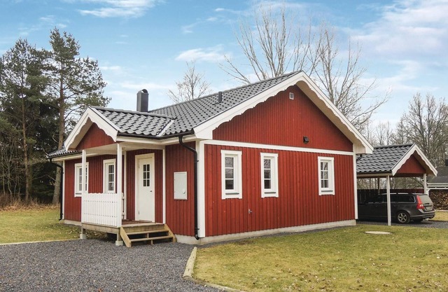 Beautiful cottage in Holmahult near Lenhovda, built in 2016. Neat, modern interior and view of lake
