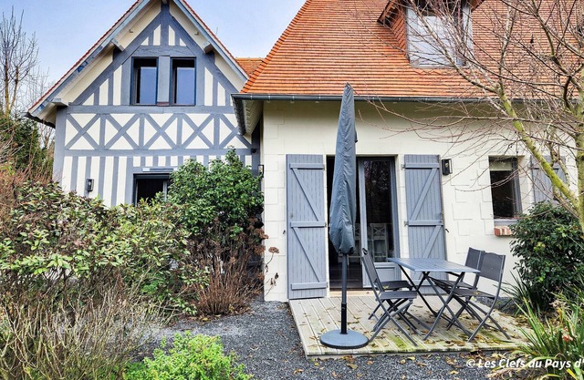 Beautiful cottages located at the gates of Deauville - 7 to 9 people