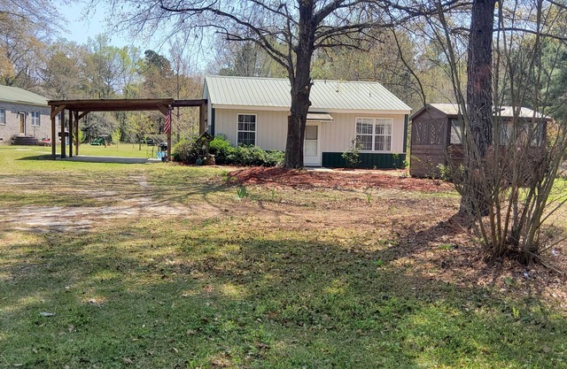 Beautiful country cottage with ease of access! Minutes to I-26, I-95 and Hwy 301