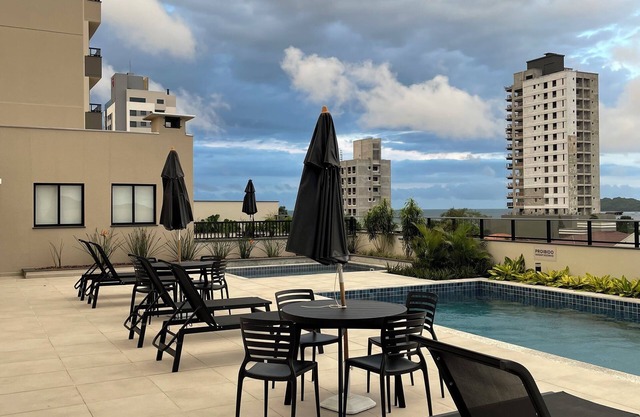 Beautiful cozy apartment in a home club close to the beach and Beto Carrero