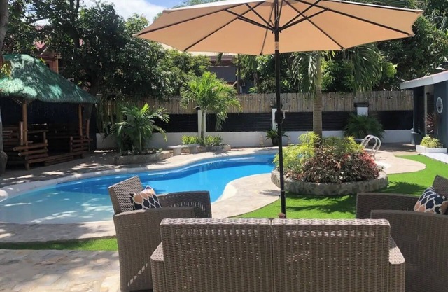 Beautiful Family Retreat with Pool in Biñan, Laguna