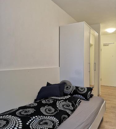 Beautiful flat, near westpark & hostpital, easy parking