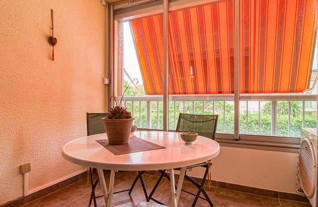 Beautiful apartment for 3 people with A/C, TV, terrace, pets allowed and parking