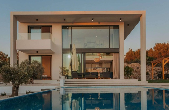 Beautiful home in Sibenik-Brodarica