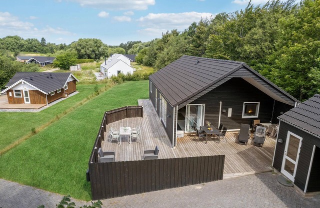 Beautiful home in Højby