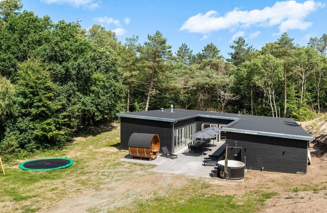 Beautiful home in Hadsund with sauna
