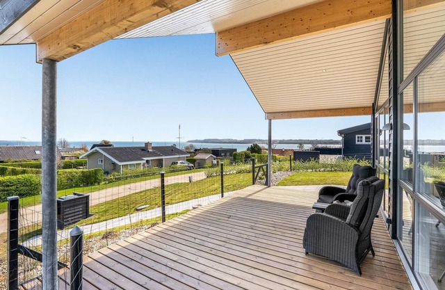 Beautiful home in Hejls with WiFi