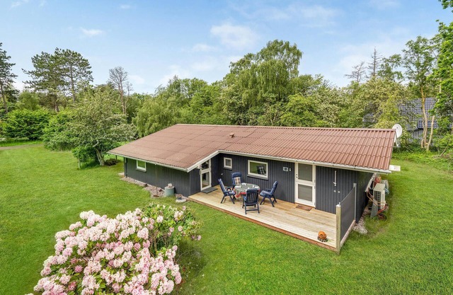 Beautiful home in Humble with kitchen
