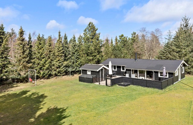 Beautiful home in Jerup with WiFi