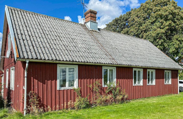 Beautiful home in Laholm with kitchen