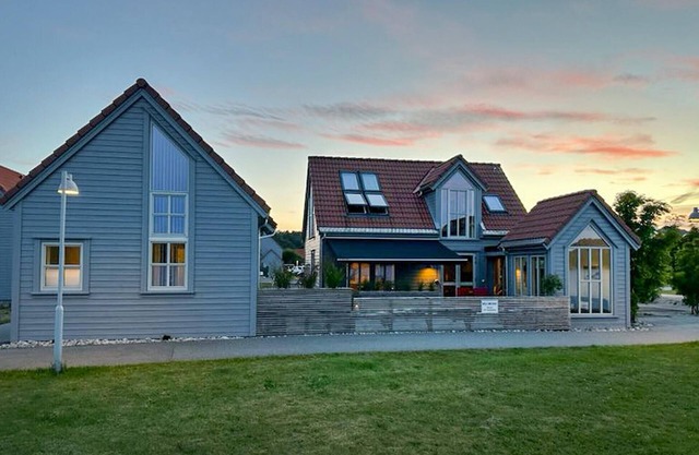 Beautiful home in Lindesnes with house sea view