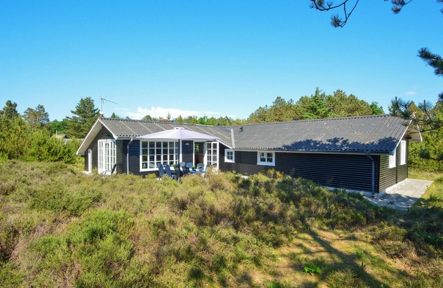 Beautiful home in Rømø with kitchen