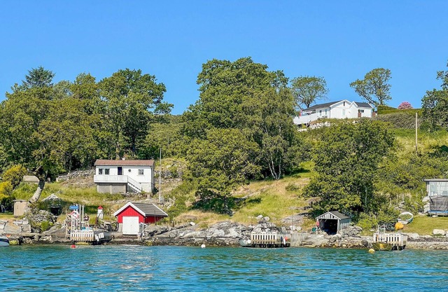 Beautiful home in Rennesøy with WiFi