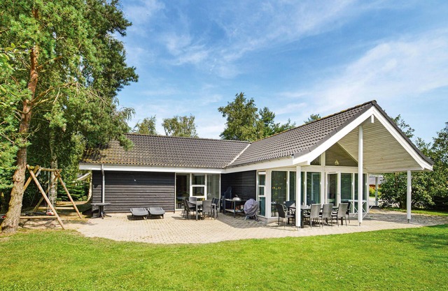 Beautiful home in Væggerløse with sauna