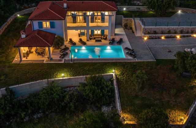 Beautiful home in Viskovici