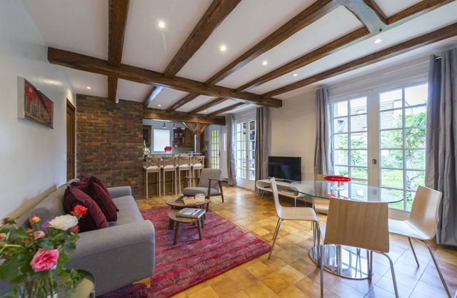 Beautiful house with large garden near Paris and Disneyland