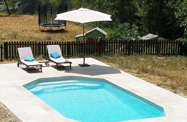 Beautiful house with large pool for rent in the Cévennes, near Anduze.