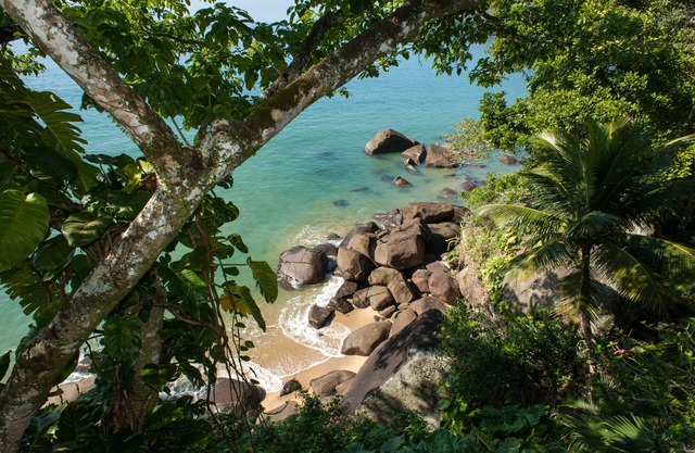 Beautiful house with PRIVATE BEACH in one of the most beautiful regions of Ubatuba.