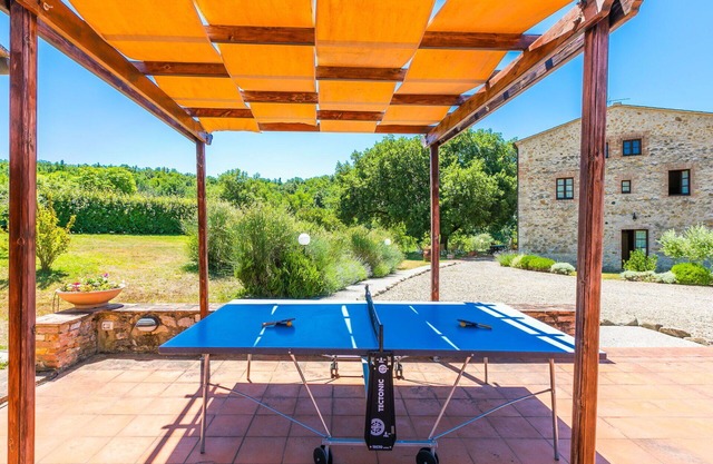 Beautiful apartment in villa for 16 people with private pool, WIFI, A/C, TV and patio
