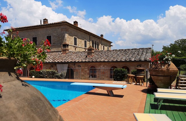 Beautiful rustic villa in Tuscany in Monteriggioni, between Siena and Florence.