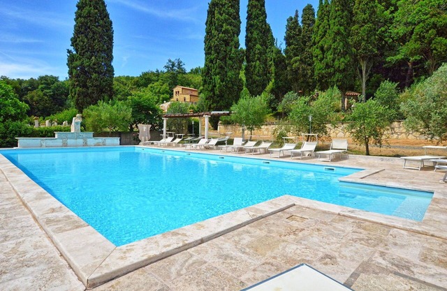 Beautiful apartment for 8 guests with pool