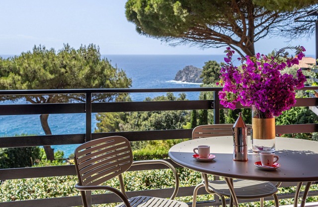Beautiful apartment for 4 people with WIFI, pool, A/C, TV, balcony and panoramic view
