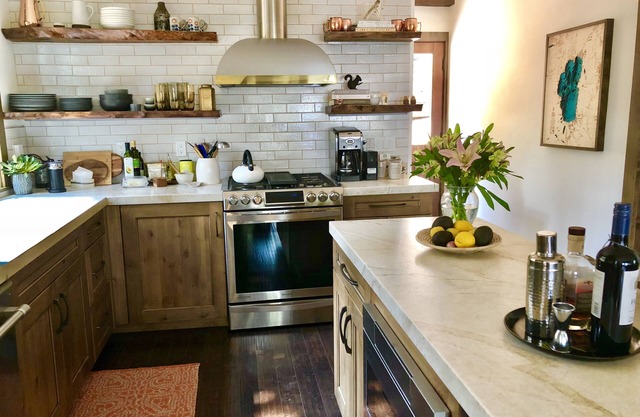 Beautiful Lake Views, Luxury, Modern Mountain Home, Sleeps 8(6 adult max).