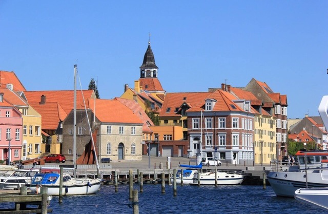 Beautiful Large House in the Old Toldbod. Estimates View and Location on harbor