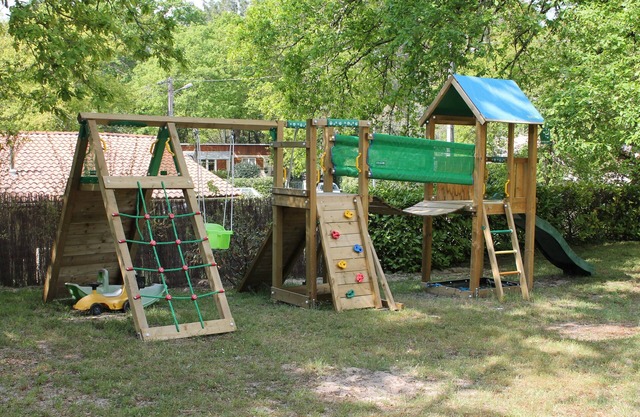 Beautiful location on the lake heated pool jacuzzi Air conditioning and bicycles