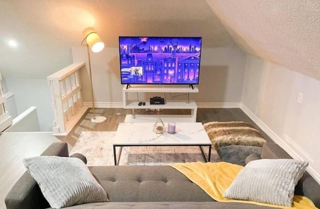 Beautiful Loft + Stylish Oasis | In Downtown