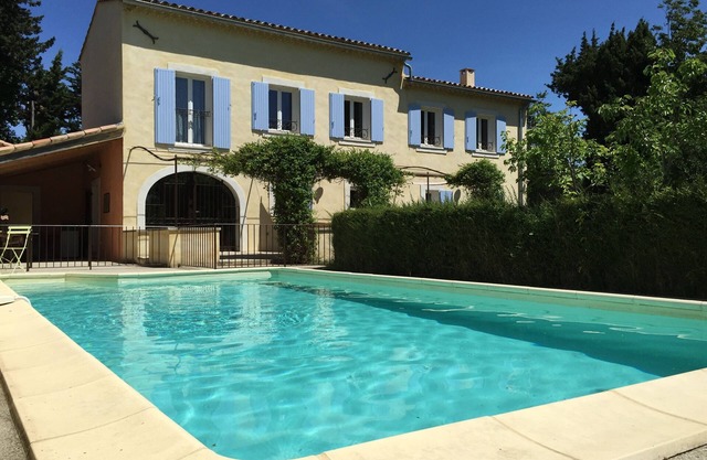 Beautiful Mas Provençal, Classified 4-star furnished holiday home with garden & swimming pool