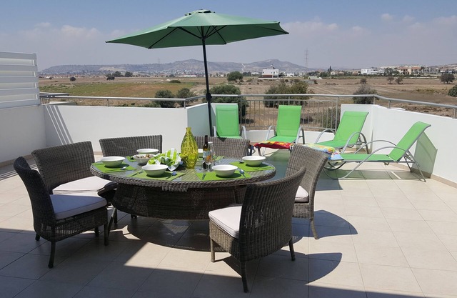 Beautiful Modern ,Apartment in Larnaca Area, Stunning terrace area & WIFI, Pools