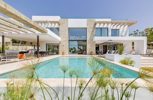 Beautiful Modern Villa 10 minutes from Marbella