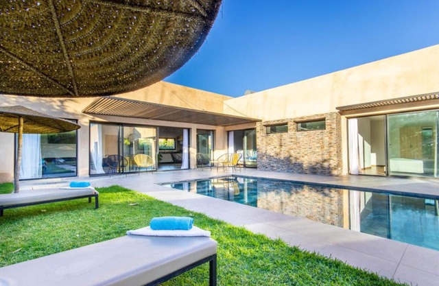Beautiful Modern Villa with heated Pool at Marrakech