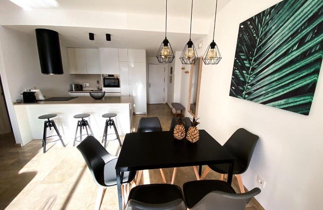 Beautiful New Apartment with Sea View