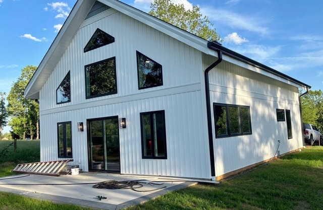 Beautiful new 3 bed/3.5 bath home minutes from VT and downtown Blacksburg.