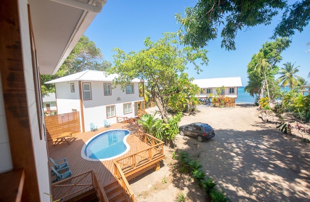 Beautiful new beach house- Casa Palmera
