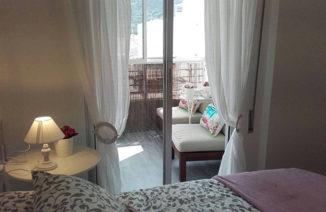 Beautiful newly renovated downtown apartment with terrace and 3 bedrooms