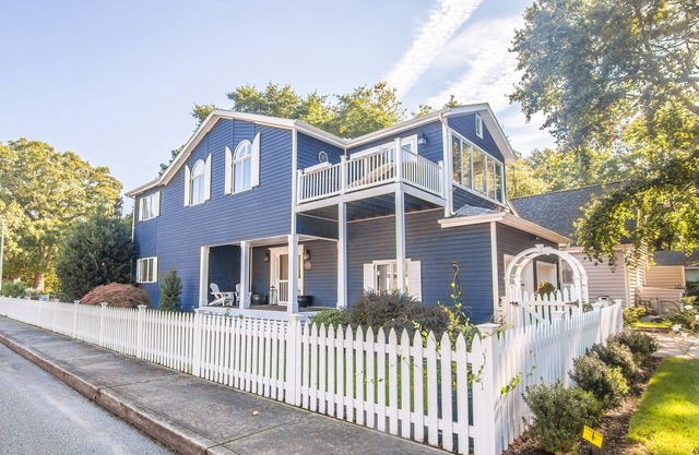 Beautiful North Ocean City Beach House, just a few blocks to the beach!