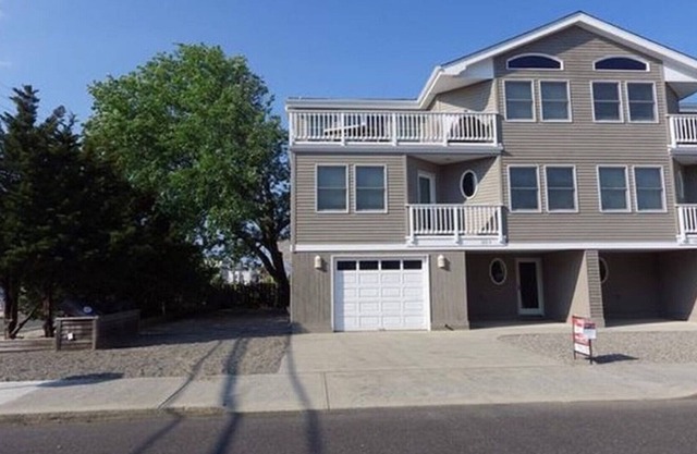 Beautiful Oceanside 4/5 Bedroom Beachhouse!
