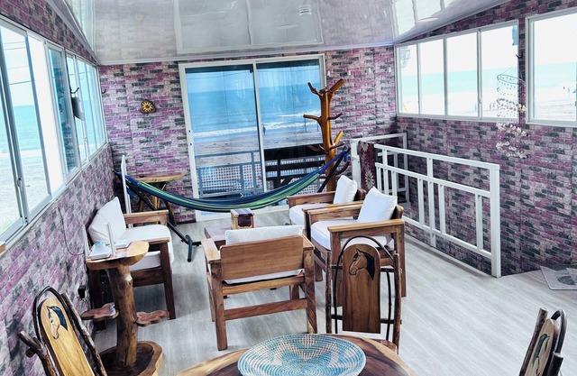 Beautiful ocean view house, garage, Ac, laundry, fully equipped, dog friendly 🐕