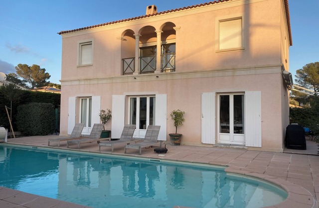 BEAUTIFUL Paladian-style VILLA close to Boulouris beaches and shops