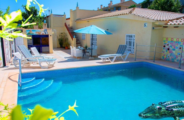 Beautiful private villa for 6 guests with A/C, WIFI, private pool, TV and patio