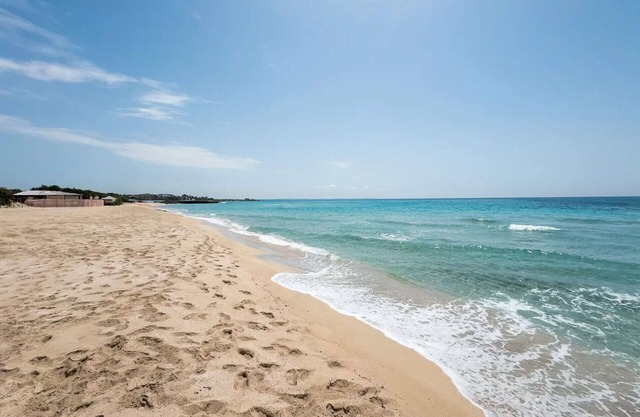Beautiful private villa for 5 people with A/C, TV and pets allowed
