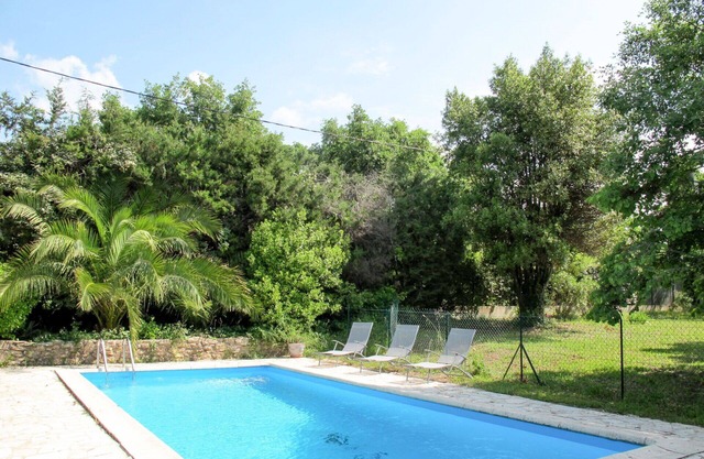 Beautiful private villa for 6 guests with private pool, WIFI, TV, terrace, pets allowed and park.